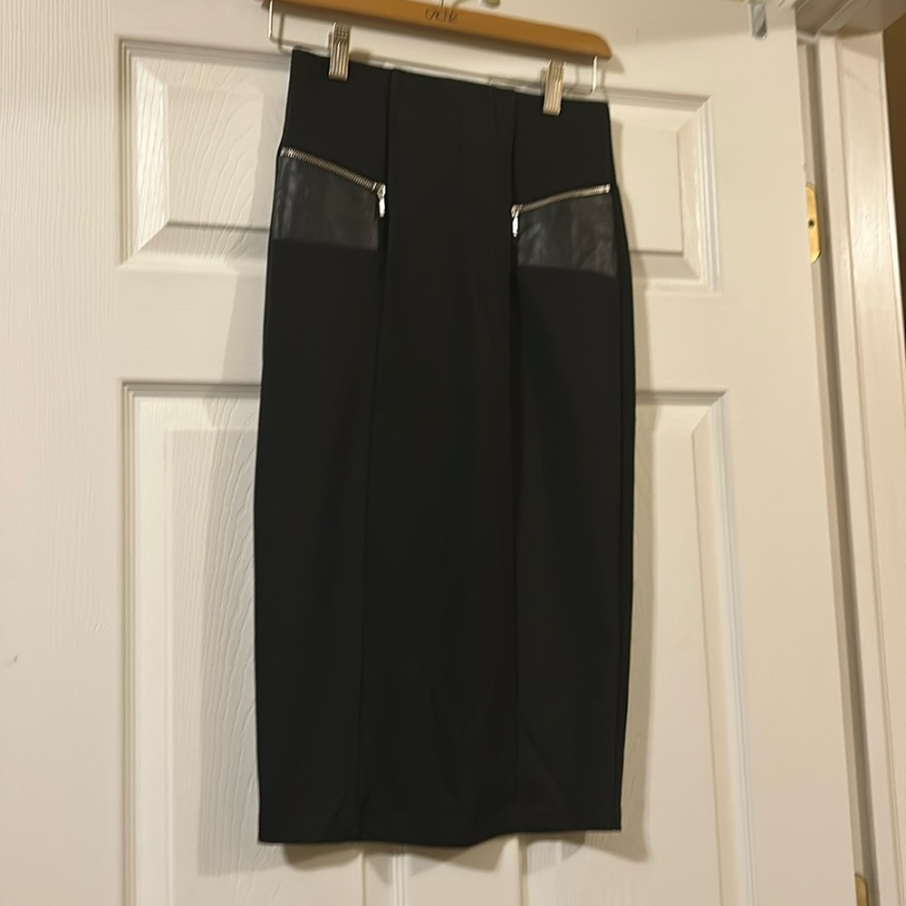 women’s black midi skirt with zipper and leather size extra small